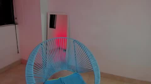 Snapshot of litlle_danni chatting on October 9, 2025, 2:31 am Danni online show from October 9, 2025, 2:31 am