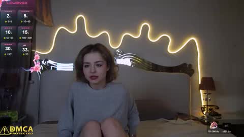 Snapshot of litt1e_emilyy chatting on November 9, 2025, 10:19 pm litt1e_emilyy online show from November 9, 2025, 10:19 pm