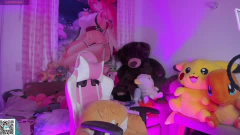 Snapshot of little__ary chatting on December 24, 2024, 9:28 am little ary online show from December 24, 2024, 9:28 am