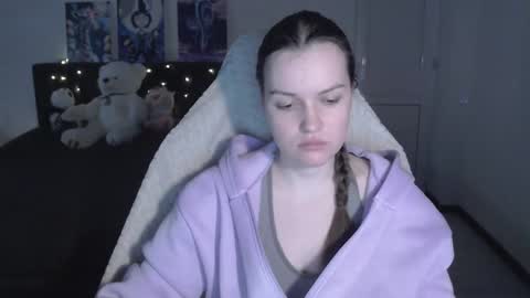 little__flowers online show from February 9, 2026, 9:24 am