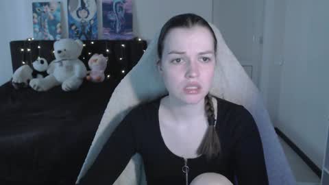 little__flowers online show from March 19, 2026, 9:57 am