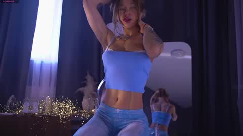 SophiaKateline online show from May 4, 2026, 8:54 am