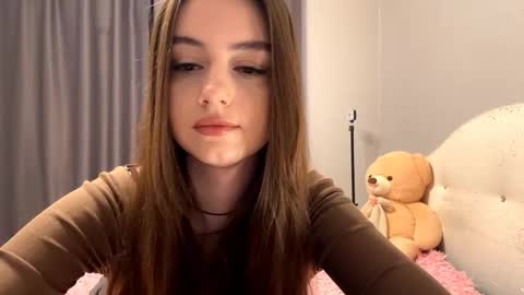 Snapshot of little_anioneta chatting on November 19, 2025, 2:22 am Catherine online show from November 19, 2025, 2:22 am