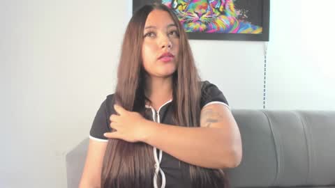 Snapshot of little_caro13 chatting on January 24, 2025, 8:00 pm Independent model carolina online show from January 24, 2025, 8:00 pm