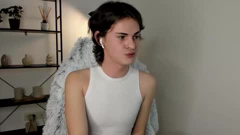 Snapshot of little_femb0y chatting on February 3, 2026, 8:14 pm Daniel online show from February 3, 2026, 8:14 pm