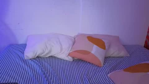 little_lilith_apple online show from October 5, 2025, 12:20 am