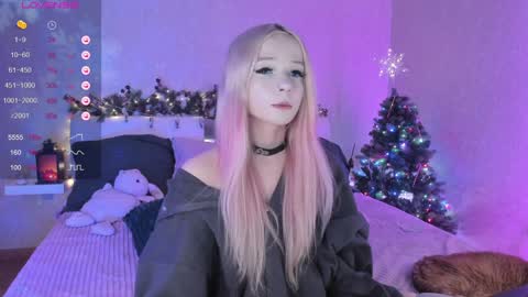 Snapshot of little_misaki chatting on December 25, 2024, 10:37 pm Maria online show from December 25, 2024, 10:37 pm