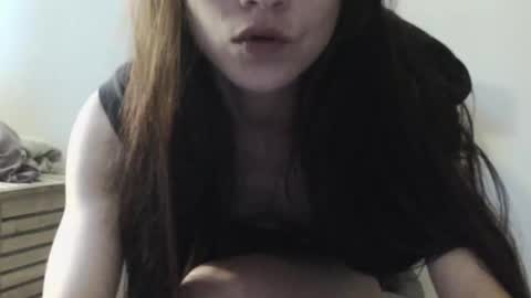 Kyra online show from May 18, 2026, 5:52 pm