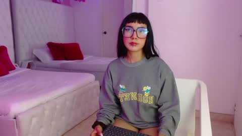 Paulette online show from April 18, 2026, 3:43 am