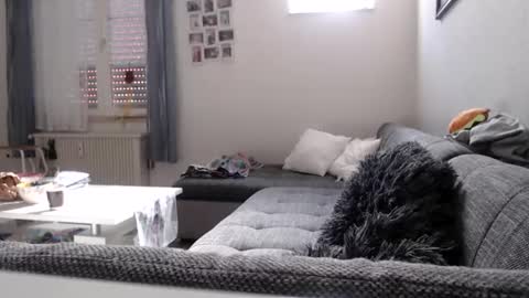 little_sow online show from April 25, 2026, 3:53 pm