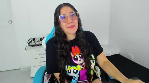 Snapshot of little_sparkles_0f_l0v3 chatting on November 20, 2025, 11:15 pm Laire online show from November 20, 2025, 11:15 pm