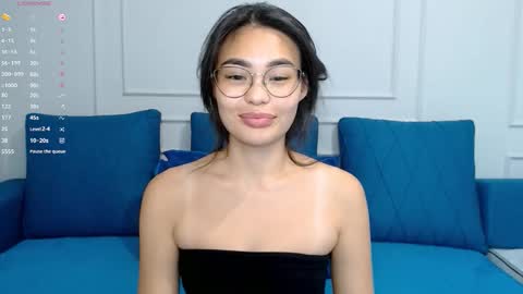 Snapshot of little_v1rgin_angel chatting on October 10, 2025, 8:13 am Kwan online show from October 10, 2025, 8:13 am