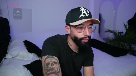 little_vannesaa online show from January 25, 2025, 3:09 am