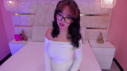 Snapshot of little_vel chatting on May 2, 2026, 9:31 pm Im your little Velinda online show from May 2, 2026, 9:31 pm