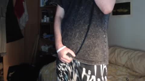 littlealien7 online show from October 16, 2025, 9:27 pm