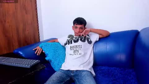 Snapshot of littlecum18 chatting on June 17, 2026, 12:07 pm Pipe online show from June 17, 2026, 12:07 pm