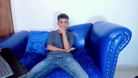Snapshot of littlecum18 chatting on July 1, 2026, 12:18 pm Pipe online show from July 1, 2026, 12:18 pm