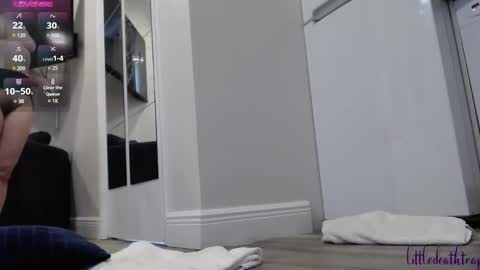 Snapshot of littledeathtrap chatting on December 26, 2024, 8:11 pm littledeathtrap online show from December 26, 2024, 8:11 pm