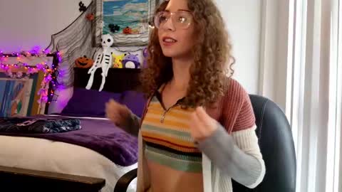 Snapshot of littledeathtrap chatting on September 29, 2025, 7:40 pm littledeathtrap online show from September 29, 2025, 7:40 pm