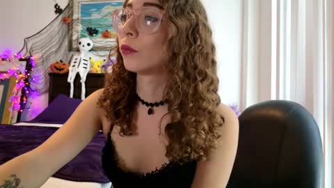 Snapshot of littledeathtrap chatting on October 1, 2025, 7:09 pm littledeathtrap online show from October 1, 2025, 7:09 pm