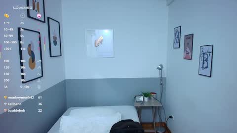 Snapshot of littlee_emilyy_ chatting on February 18, 2025, 2:59 am Emily online show from February 18, 2025, 2:59 am