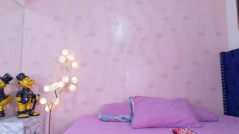 Snapshot of littleebonymommy chatting on May 1, 2026, 7:29 pm Tania online show from May 1, 2026, 7:29 pm