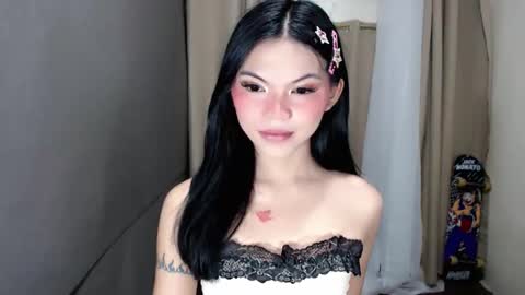 littlelace_ online show from April 10, 2026, 11:09 pm