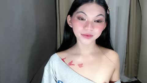 littlelace_ online show from May 15, 2026, 11:23 pm