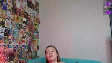 Snapshot of littleleen chatting on October 31, 2025, 3:46 pm LillleLinn online show from October 31, 2025, 3:46 pm