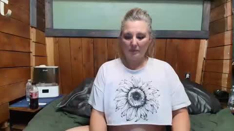 lisanixs online show from May 16, 2026, 2:30 am