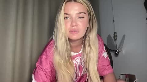 Marciabrady online show from December 14, 2025, 3:56 am