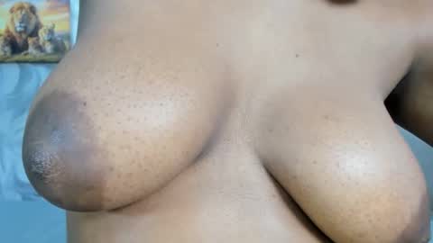 Snapshot of littlemissdirty1 chatting on October 5, 2025, 6:39 pm senga online show from October 5, 2025, 6:39 pm