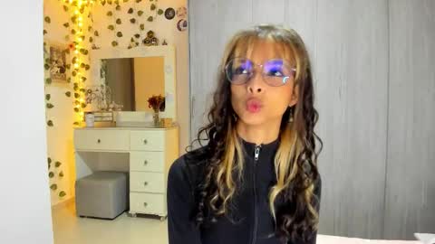 Luna online show from February 6, 2026, 11:19 pm