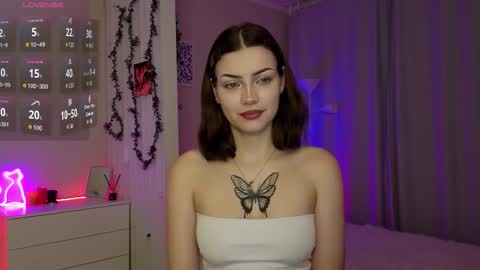 Snapshot of littlenight0wl chatting on November 10, 2025, 4:22 am Bella online show from November 10, 2025, 4:22 am