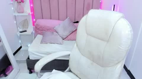 Snapshot of littlesofii chatting on October 2, 2025, 9:11 pm sofii online show from October 2, 2025, 9:11 pm