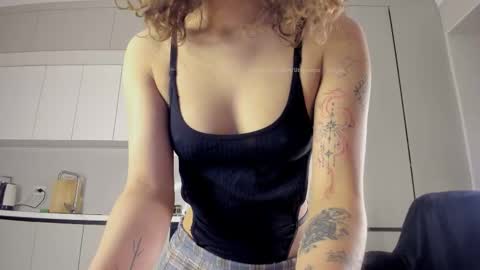 Snapshot of littlesora chatting on October 15, 2025, 12:44 am Ayumi or Yumi online show from October 15, 2025, 12:44 am