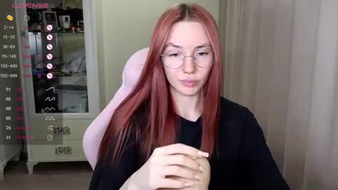 Snapshot of littlevildevil chatting on October 26, 2025, 10:43 am Eliana online show from October 26, 2025, 10:43 am