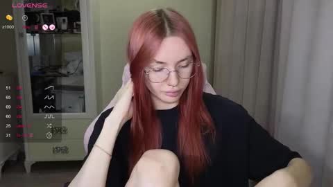 Snapshot of littlevildevil chatting on November 1, 2025, 10:17 am Eliana online show from November 1, 2025, 10:17 am