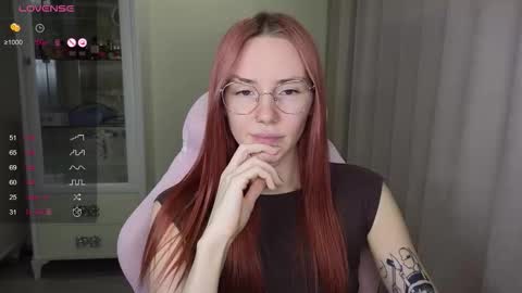 Snapshot of littlevildevil chatting on November 6, 2025, 10:49 am Eliana online show from November 6, 2025, 10:49 am