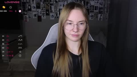 Snapshot of littlevildevil chatting on April 24, 2026, 11:01 am Eliana online show from April 24, 2026, 11:01 am