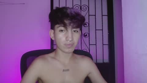 Snapshot of littlextrem chatting on February 10, 2025, 2:30 am Eros online show from February 10, 2025, 2:30 am