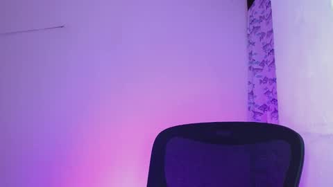 Snapshot of littlextrem chatting on February 27, 2025, 4:52 am Eros online show from February 27, 2025, 4:52 am