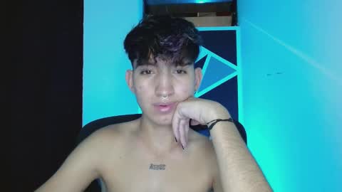 Snapshot of littlextrem chatting on March 7, 2025, 5:40 am Eros online show from March 7, 2025, 5:40 am