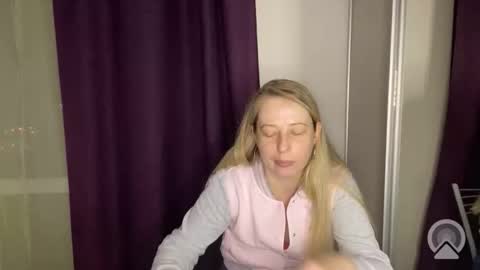 Snapshot of livandria chatting on June 1, 2026, 7:59 pm Livandria online show from June 1, 2026, 7:59 pm