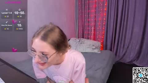 My name is Livy Nice to meet you  Thumbs up please its important online show from September 28, 2025, 7:52 pm