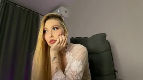 Snapshot of liya_ray chatting on November 1, 2025, 5:26 pm Liya Ray online show from November 1, 2025, 5:26 pm