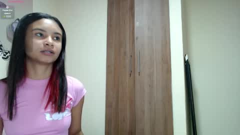 Snapshot of liz7skinny chatting on June 4, 2026, 10:27 pm Liz7skinny online show from June 4, 2026, 10:27 pm
