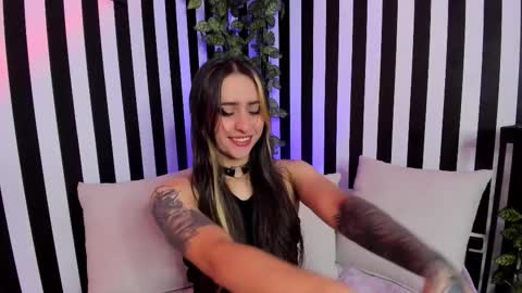 Liz  online show from September 25, 2025, 12:09 pm