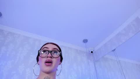 LIZ LUNNA online show from July 29, 2026, 9:13 pm