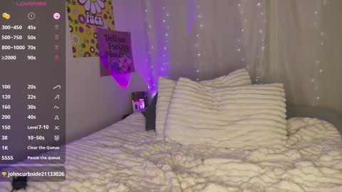 Snapshot of lizableu chatting on March 6, 2025, 10:26 pm Liza Bleu online show from March 6, 2025, 10:26 pm